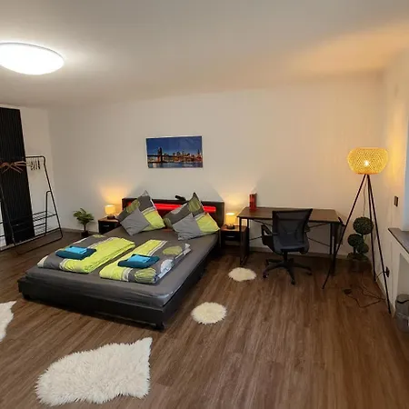 Homefeld - Elegante Und Moderne Zentral In Bei Fulda Mit Kueche, Kostenlosem Parkplatz Und Wlan Huenfeld