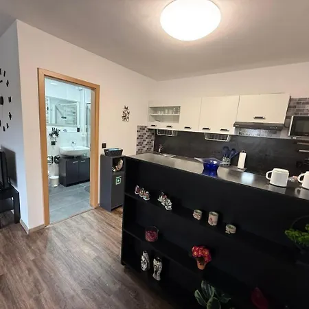 Homefeld - Elegante Und Moderne Zentral In Bei Fulda Mit Kueche, Kostenlosem Parkplatz Und Wlan *