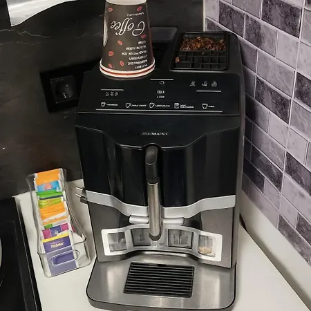 Apartment Homefeld - Elegante Und Moderne Zentral In Bei Fulda Mit Kueche, Kostenlosem Parkplatz Und Wlan Huenfeld