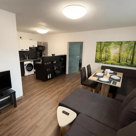 Homefeld - Elegante Und Moderne Zentral In Bei Fulda Mit Kueche, Kostenlosem Parkplatz Und Wlan Apartment