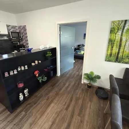 Homefeld - Elegante Und Moderne Zentral In Bei Fulda Mit Kueche, Kostenlosem Parkplatz Und Wlan Huenfeld