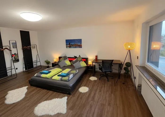 Homefeld - Elegante Und Moderne Zentral In Bei Fulda Mit Kueche, Kostenlosem Parkplatz Und Wlan Huenfeld