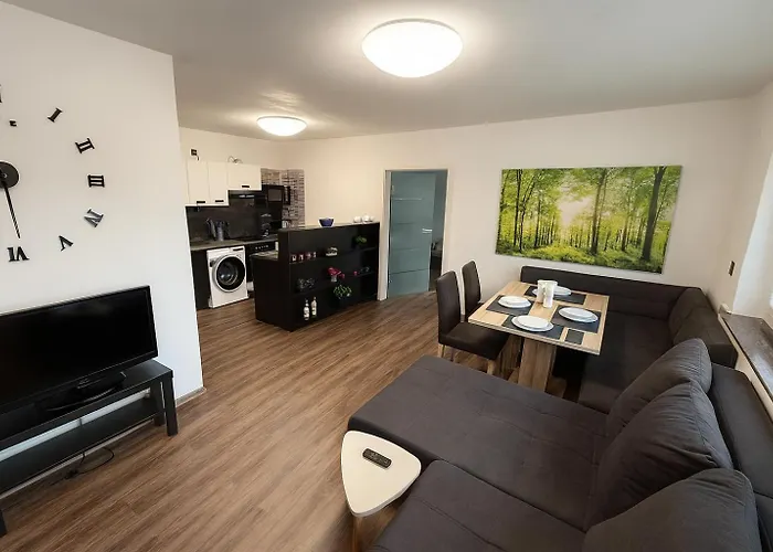 Homefeld - Elegante Und Moderne Zentral In Bei Fulda Mit Kueche, Kostenlosem Parkplatz Und Wlan Apartment