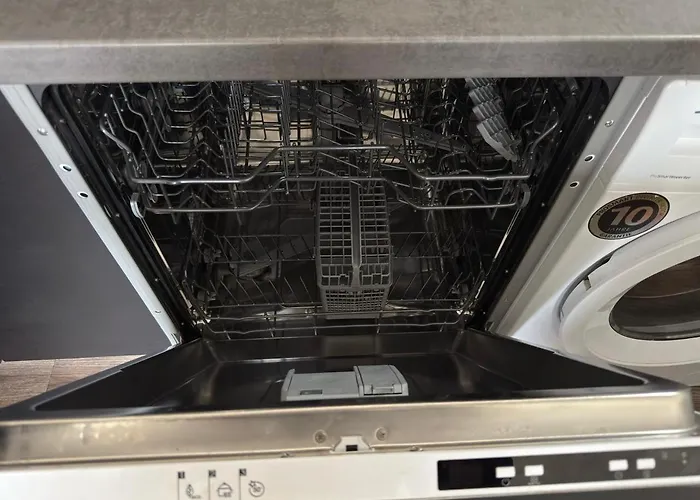 Homefeld - Elegante Und Moderne Zentral In Bei Fulda Mit Küche, Kostenlosem Parkplatz Und Wlan Apartamento Hünfeld